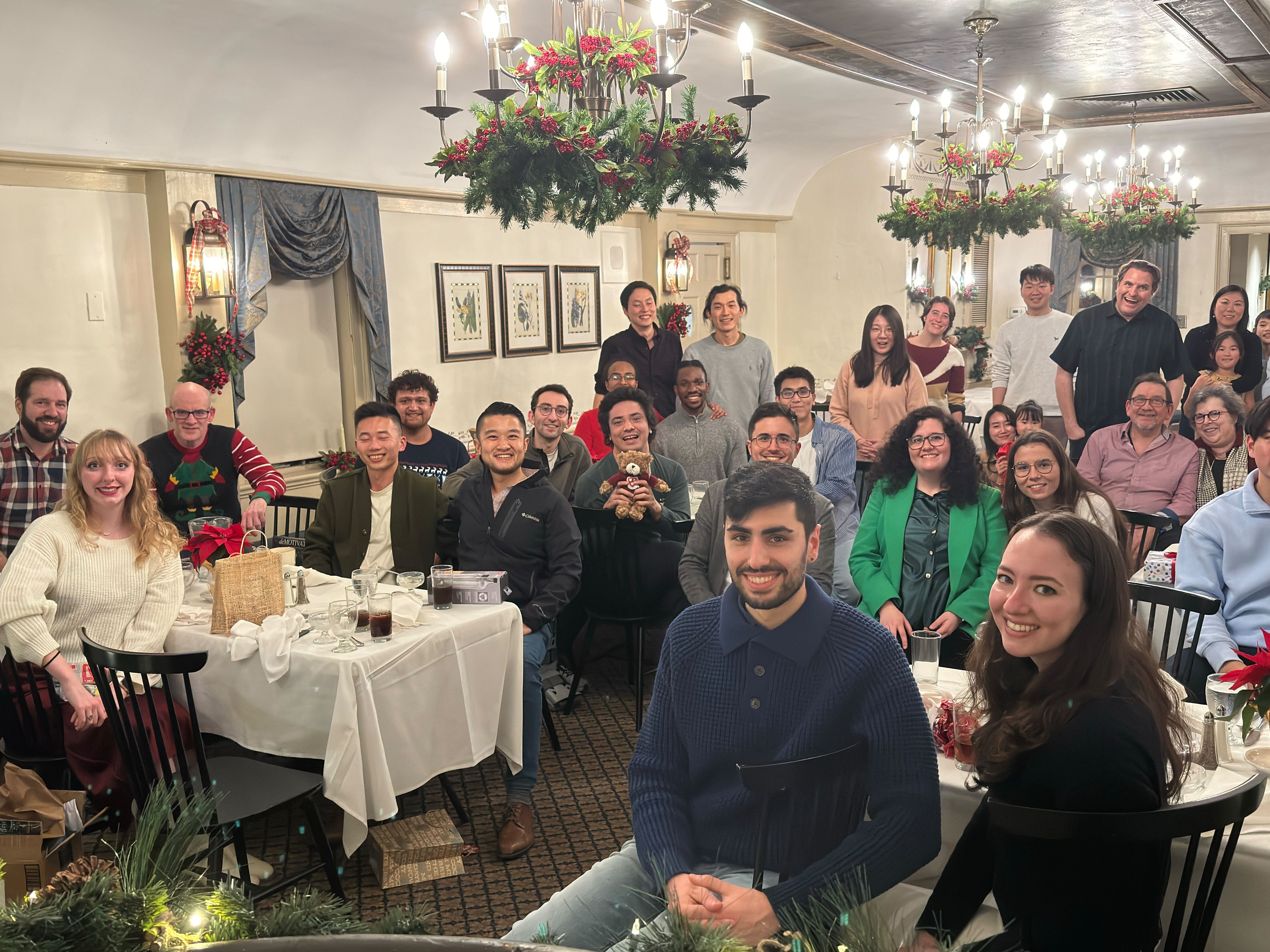 2023 Mooney lab holiday party