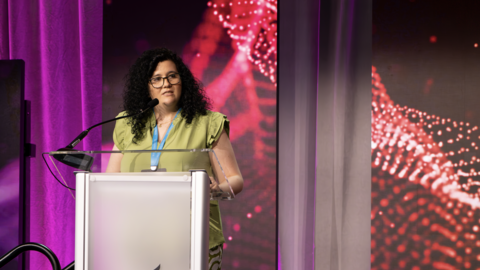 Nuria Lafuente-Gómez presenting