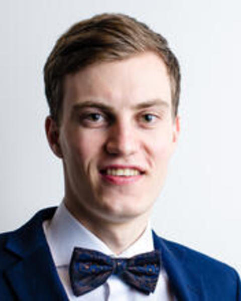 Picture of Yannick Hajee in formal attire